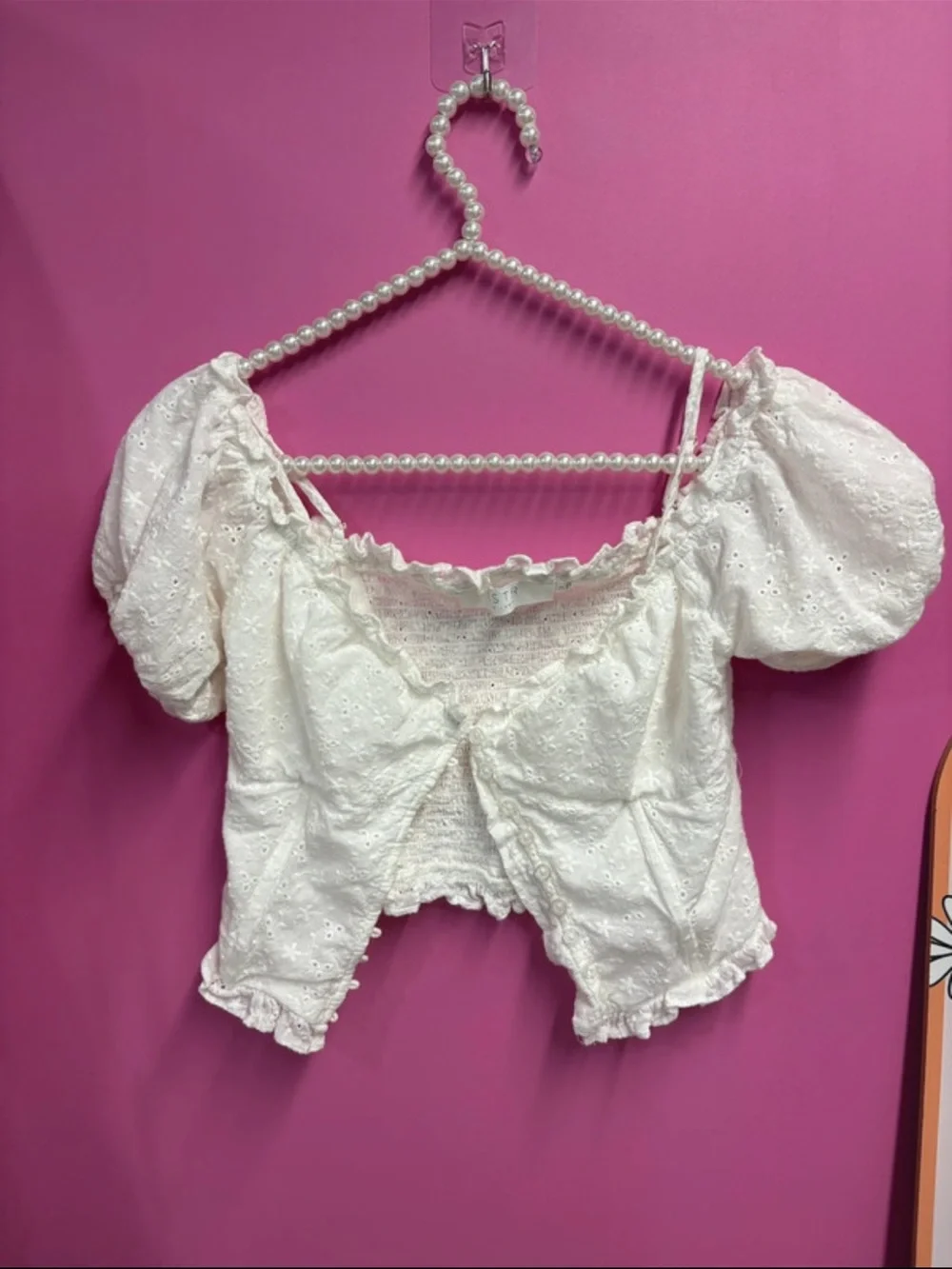 Astr charming white